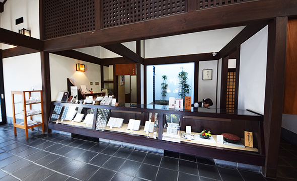 国道店外観3